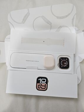 Apple Watch Series 10 42 mm Pink & Gold with Pink Sport Band